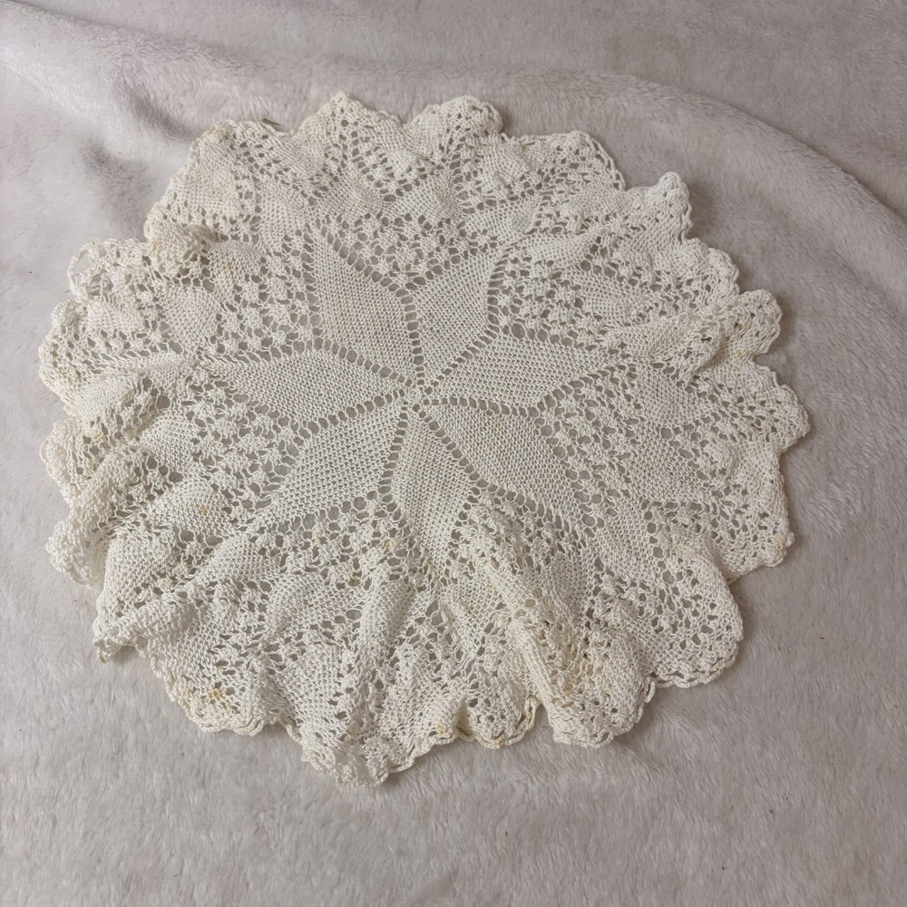 Vintage 50s Handmade Knitted Lace Doily White Star Pinwheel Motif Grannycore